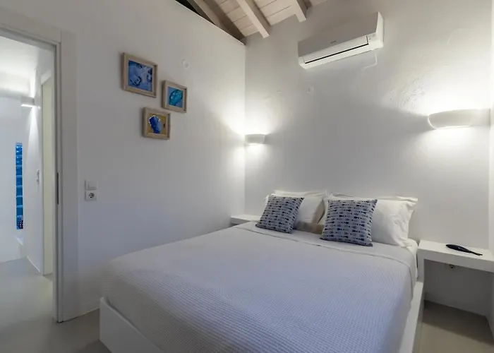 Mariel Willa Skopelos